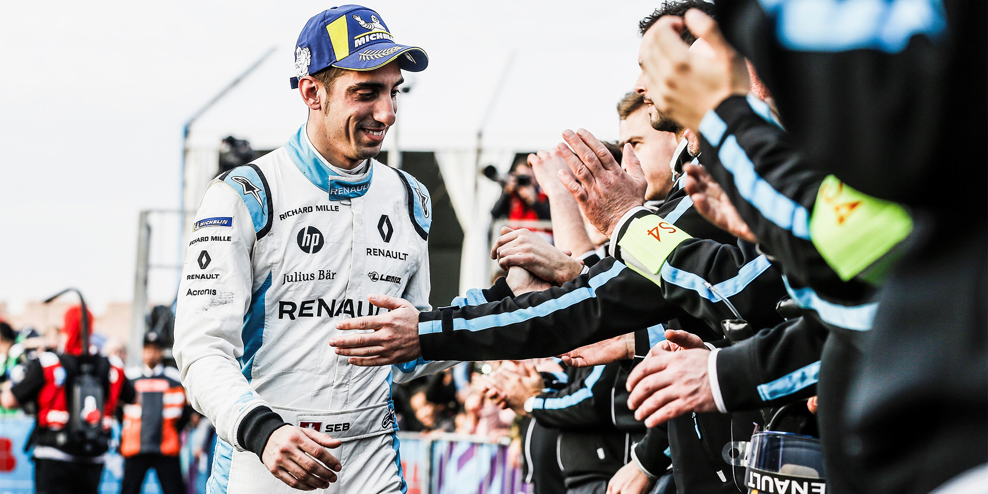 Buemi schrammt knapp am Sieg vorbei