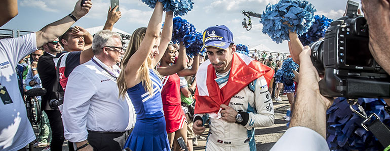 Finale vor der Skyline: Renault e.dams auf dem Formel E-Podest