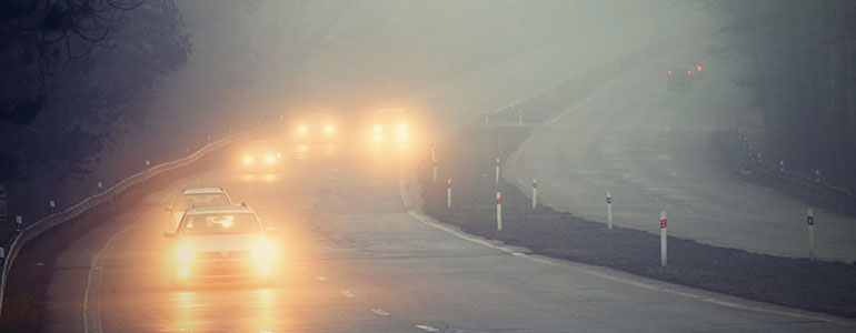 Zehn Tipps für sicheres Autofahren bei Regen und Nässe - Renault Welt