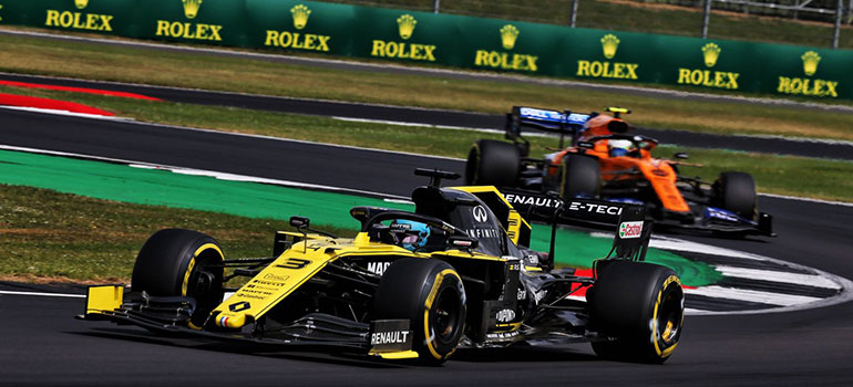 Renault F1 reißt das Steuer herum