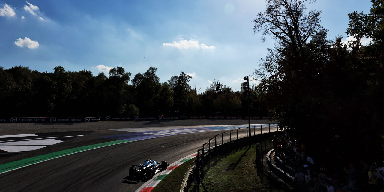 Alpine F1 auf der Rennstrecke in Monza